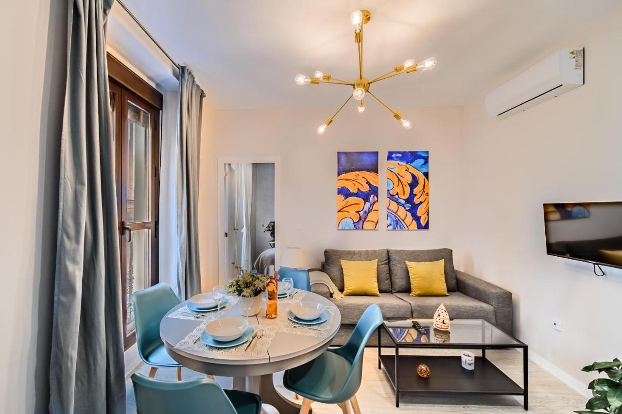 Apartamentos San Pedro Sevilla Exteriör bild