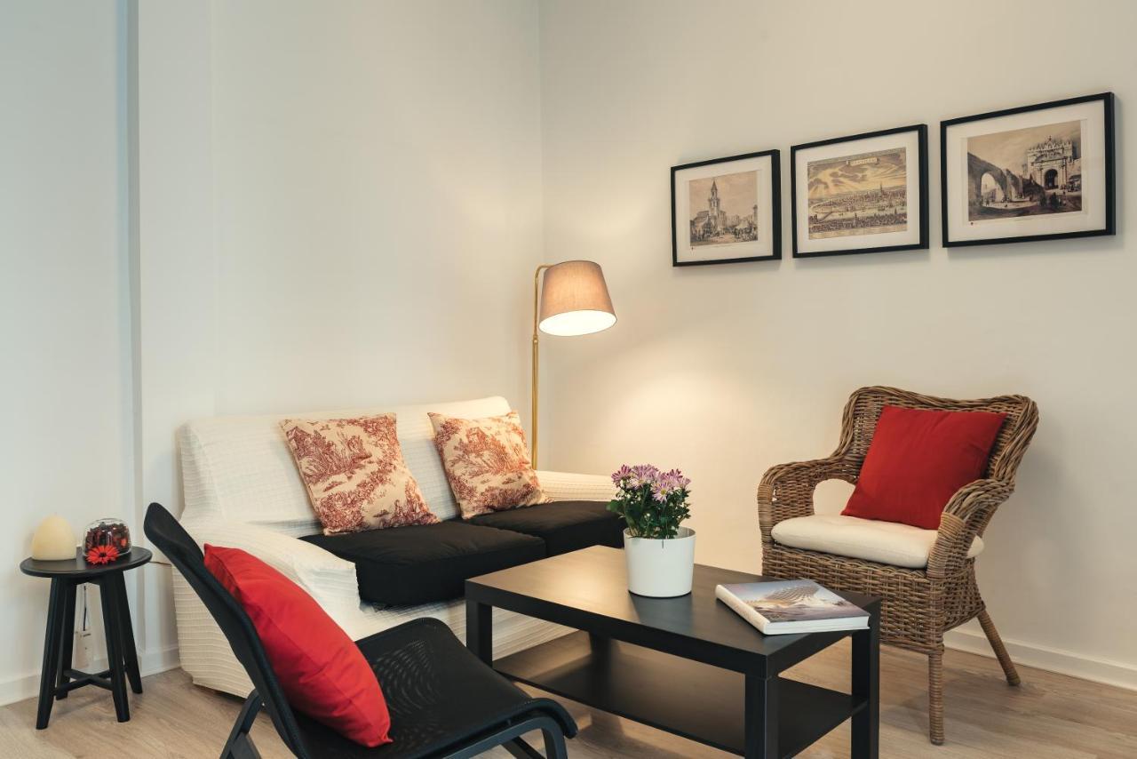 Apartamentos San Pedro Sevilla Exteriör bild