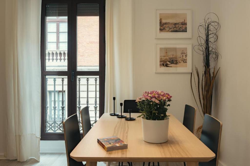 Apartamentos San Pedro Sevilla Exteriör bild